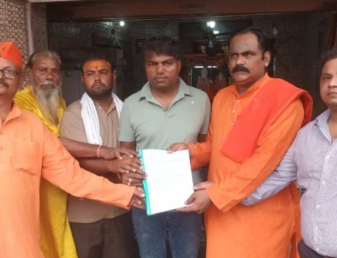 सम्भल: मौलाना जरजिस अंसारी के विवादित बयान पर भड़का हिंदू समाज: कार्रवाई की मांग को लेकर प्रदर्शन