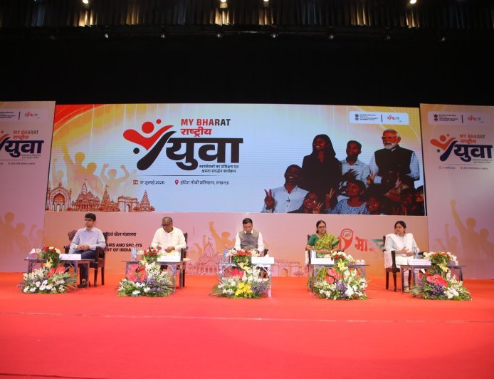 लखनऊ में MY भारत राष्ट्रीय युवा स्वयंसेवक सम्मेलन: 1500+ युवाओं का महाकुंभ, डॉ. मनसुख मांडविया का विकसित भारत का मंत्र