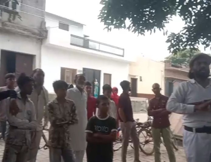 Sambhal News: दहेज प्रथा के खिलाफ जंग, हकीम सुबहान ने बिना दहेज शादी कर पेश की मिसाल, कानून सख्त करने की मांग