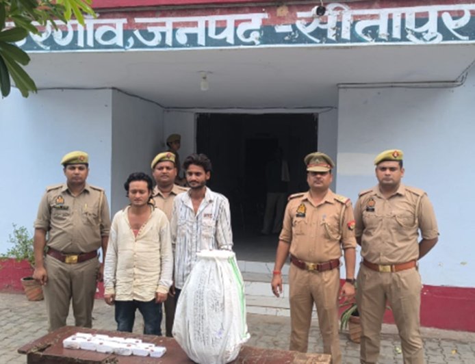सीतापुर पुलिस का बड़ा एक्शन: विभिन्न थानों से 15 वांछित और वारंटी गिरफ्तार, चोरी के जेवर और नकदी बरामद
