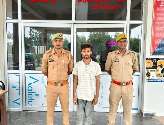 सीतापुर: बच्ची के साथ हैवानियत करने वाला पड़ोसी गिरफ्तार, पुलिस ने 12 घंटे के भीतर आरोपी को दबोचा
