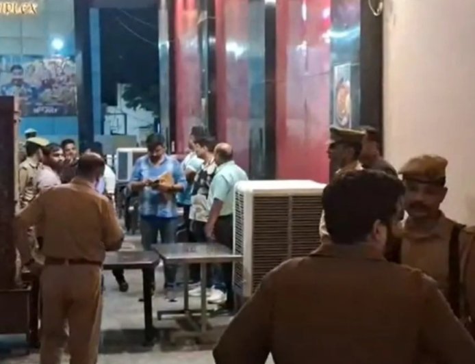 Jhansi Firing Case: झांसी के पॉश इलाके में रेस्टोरेंट के अंदर व्यक्ति की गोली मारकर हत्या, पुलिस जांच में जुटी