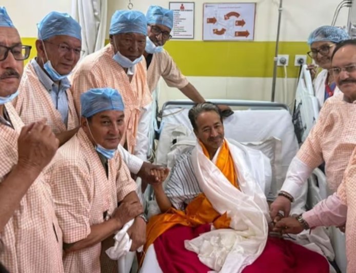 Sonam Wangchuk Hunger Strike: अनशन तोड़ने पर घिरे सोनम वांगचुक, सीक्रेट डील और सरेंडर के आरोपों पर एक्टिविस्ट ने दी सफाई