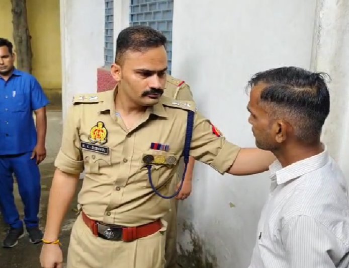 Sambhal: 120 साल पुरानी मस्जिद में नमाज़ को लेकर विवाद, 5 लोगों पर एफआईआर दर्ज