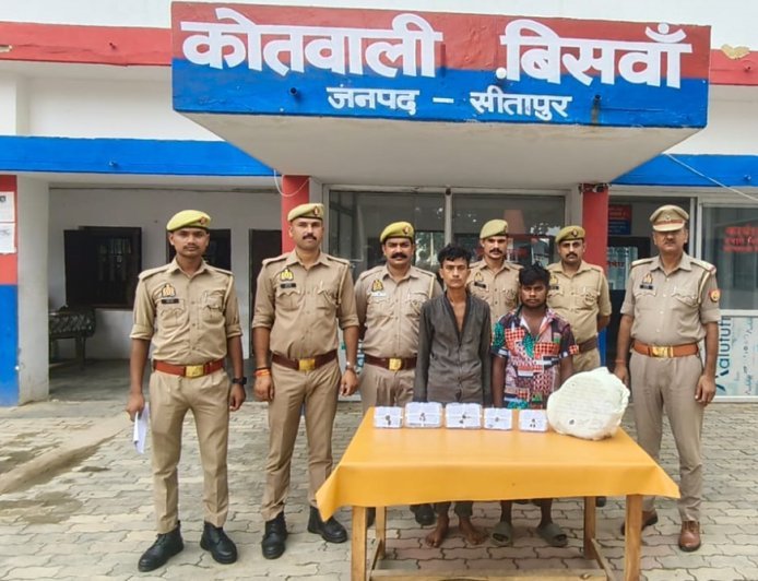 Sitapur: बिसवां पुलिस की बड़ी सफलता: चोरी का खुलासा, दो आरोपी गिरफ्तार; जेवर, नकदी व घरेलू सामान बरामद