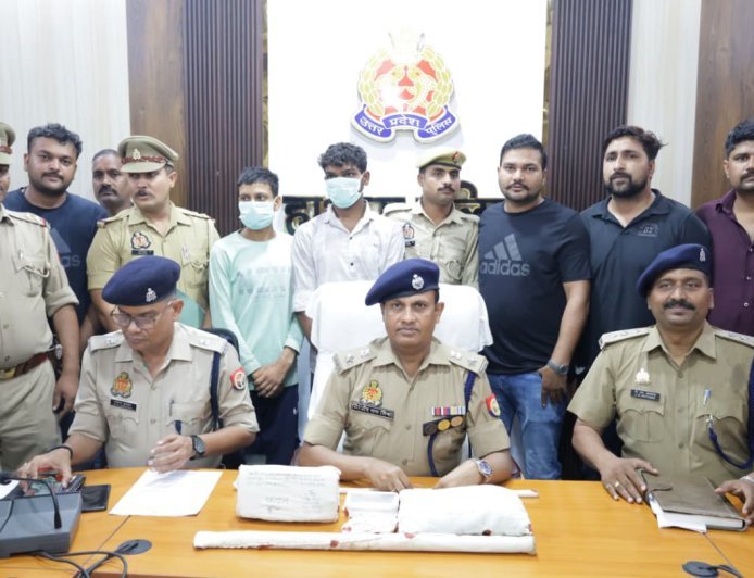 Hathras: हनुमान टीला हत्याकांड, डाकघर चोरी और बैंक सेंधमारी का खुलासा, तीन घटनाओं में एक ही गैंग निकला शामिल