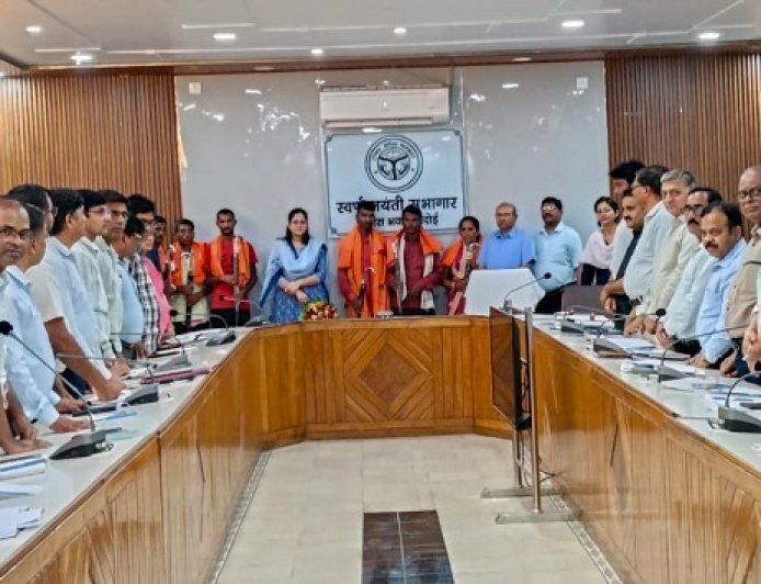 Hardoi: सीडीओ ने की गौशालाओं की समीक्षा, दिए कड़े निर्देश, उत्कृष्ट केयरटेकर सम्मानित