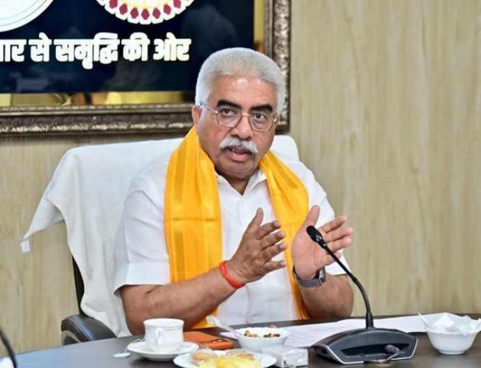 Lucknow: योगी सरकार में रेशम क्षेत्र बना आत्मनिर्भरता और रोजगार का सशक्त माध्यम- मंत्री राकेश सचान