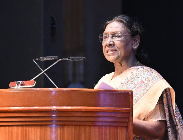 राष्ट्रपति द्रौपदी मुर्मु ने जमीनी स्तर के नवाचारकर्ताओं से किया संवाद, कहा— स्थानीय नवाचार ही आत्मनिर्भर भारत की असली ताकत