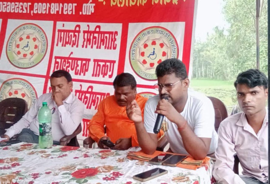 सीतापुर में आत्मनिर्भर दिव्यांग एकता फाउंडेशन की बैठक: सरकारी योजनाओं और रोजगार के अवसरों पर हुई चर्चा