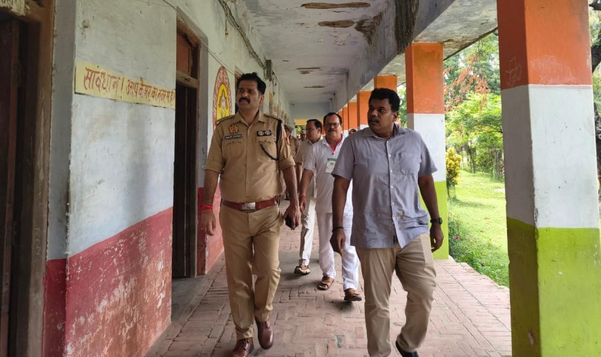 यूपी टीईटी परीक्षा में सख्ती: सीतापुर में डीएम और एसपी के औचक निरीक्षण से केंद्र पर मचा हड़कंप