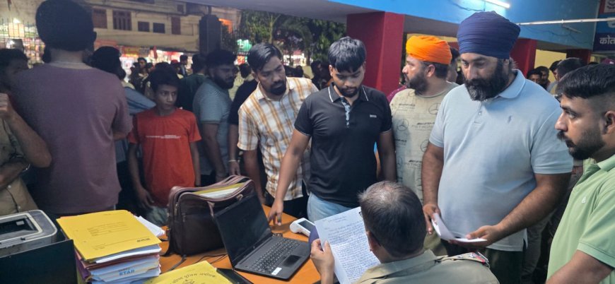 यूवको ने सैलून की दुकान से बाहर बुलाकर जमकर की मारपीट