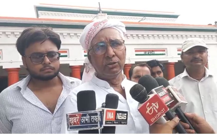 बलिया में कांग्रेस का बड़ा प्रदर्शन: राम मंदिर के चढ़ावे में हेराफेरी के आरोपियों की गिरफ्तारी के लिए पढ़ा हनुमान चालीसा