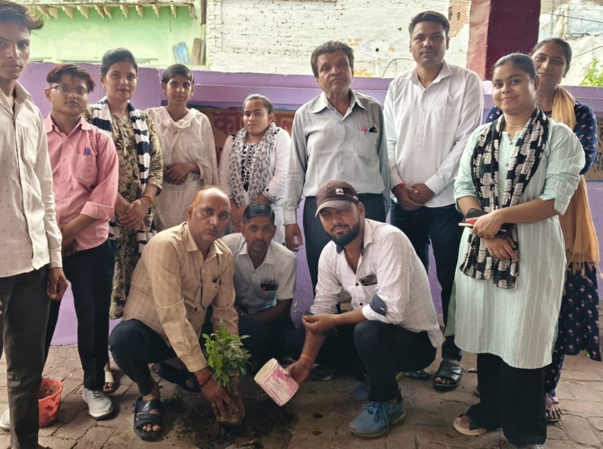 Hathras: पृथ्वी पर जीवन का सबसे बड़ा आधार हैं पौधे- चतुर्वेदी