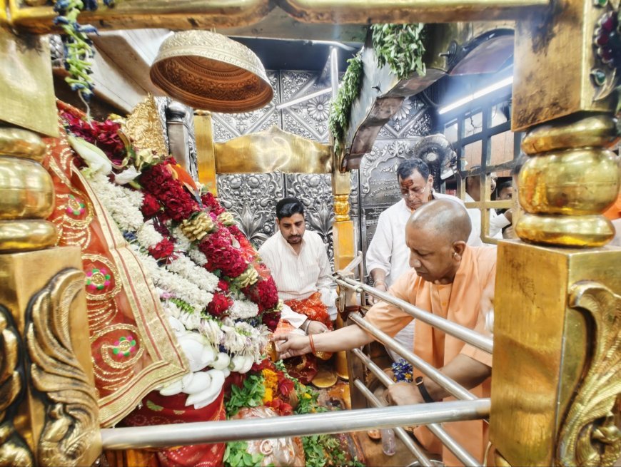 मां विंध्यवासिनी के दरबार पहुंचे मुख्यमंत्री योगी, विधिवत पूजा-अर्चना कर लिया आशीर्वाद