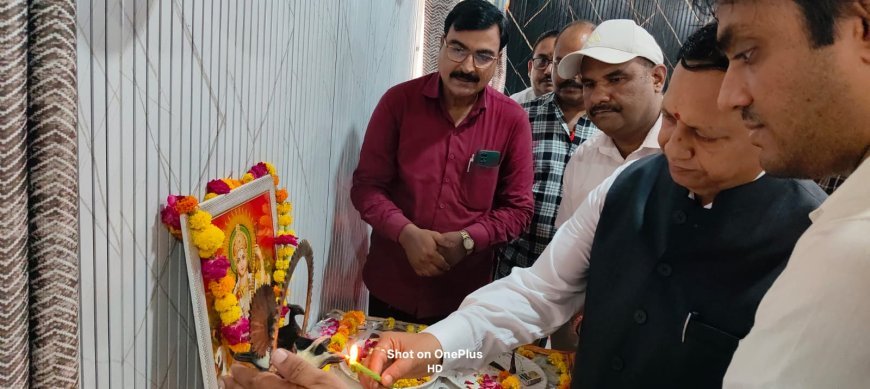 हरदोई के संडीला में मुख्यमंत्री कैशलेस चिकित्सा योजना का आगाज, छात्र-छात्राओं के खातों में भेजी गई डीबीटी की राशि