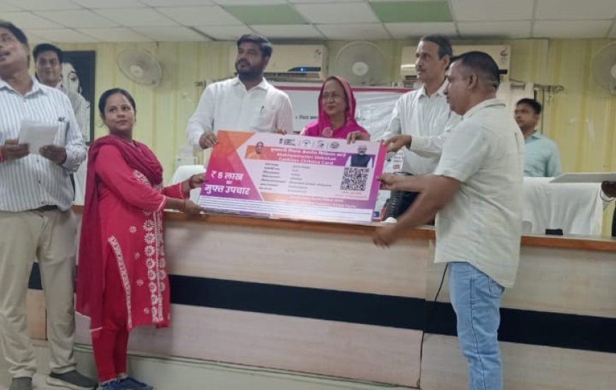 मलिहाबाद में शिक्षामित्रों और अनुदेशकों को मिला 5 लाख का मुफ्त इलाज, योगी सरकार के फैसले से खुशी की लहर