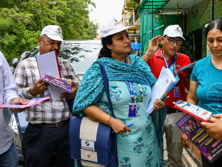 Delhi SIR 2026: 2002 की वोटर लिस्ट में नाम नहीं है तो कैसे भरें एसआईआर फॉर्म? जानें आसान प्रक्रिया और लास्ट डेट