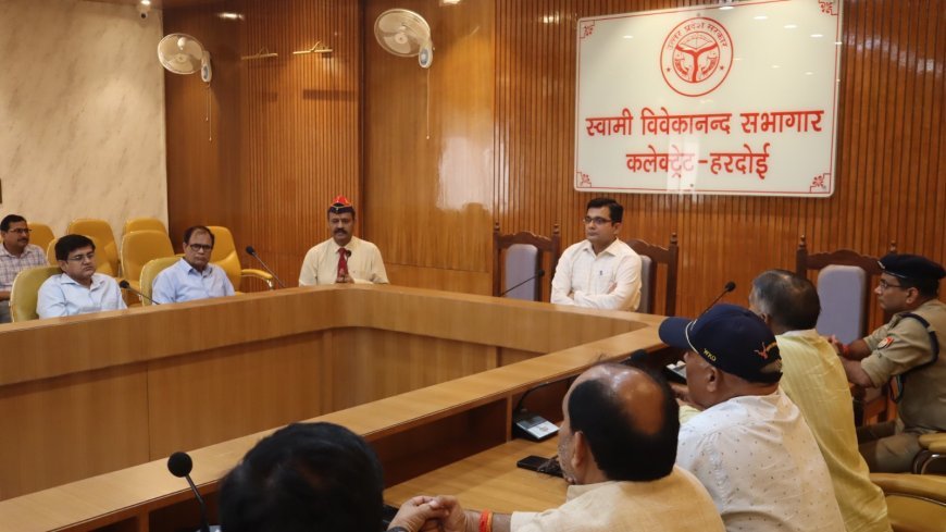 हरदोई में जिला सैनिक बंधु की बैठक: पूर्व सैनिकों और वीरांगनाओं की समस्याओं के लिए थानों में बनेगा विशेष रजिस्टर, एडीएम ने दिए निर्देश