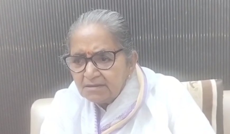 Sambhal: 54 लाख के कथित गबन में घिरे रिटायर्ड DIOS पर गिरी गाज, शिक्षा मंत्री के आदेश से DPMU पद से हटेंगे श्यामा कुमार