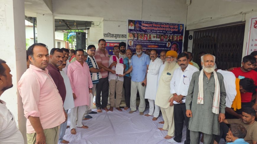 सफाई कर्मियों के समर्थन में उतरे कांग्रेसी, नेता प्रतिपक्ष और क्षेत्रीय विधायक से कराई दूरभाष पर बात
