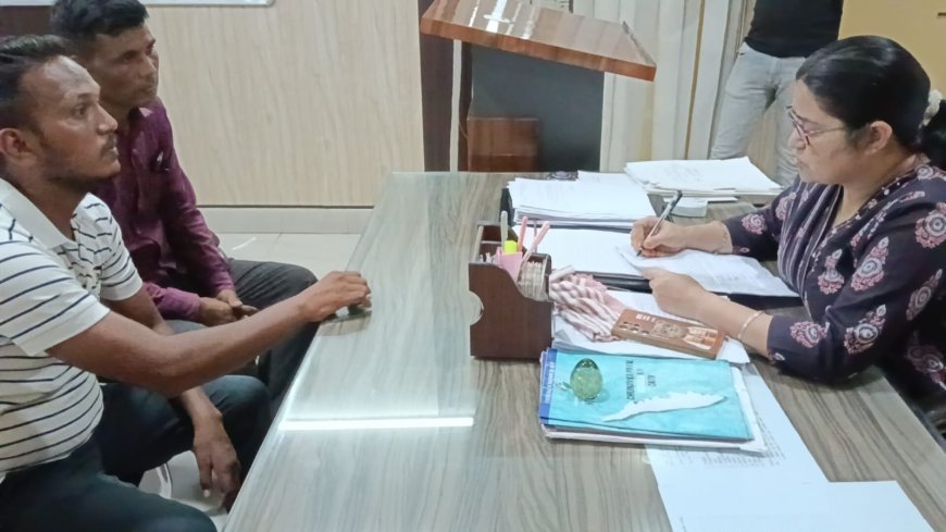 सिंचाई की नहर खुलवाने की मांग को लेकर ग्रामीणों ने एसडीएम को सौंपा ज्ञापन