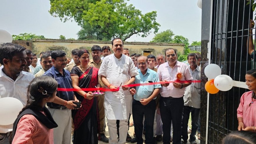 सवायजपुर विधायक रानू ने अनंगपुर संविलियन विद्यालय के सौंदर्यीकरण का किया लोकार्पण