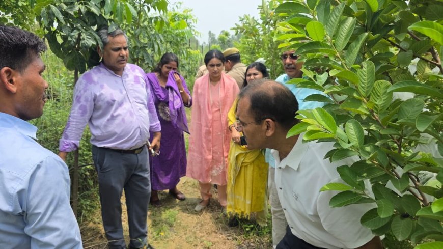 सीतापुर में बोले अपर मुख्य सचिव बीएल मीना: किसानों को आधुनिक तकनीक से जोड़ें, सरकारी योजनाओं का करें व्यापक प्रचार