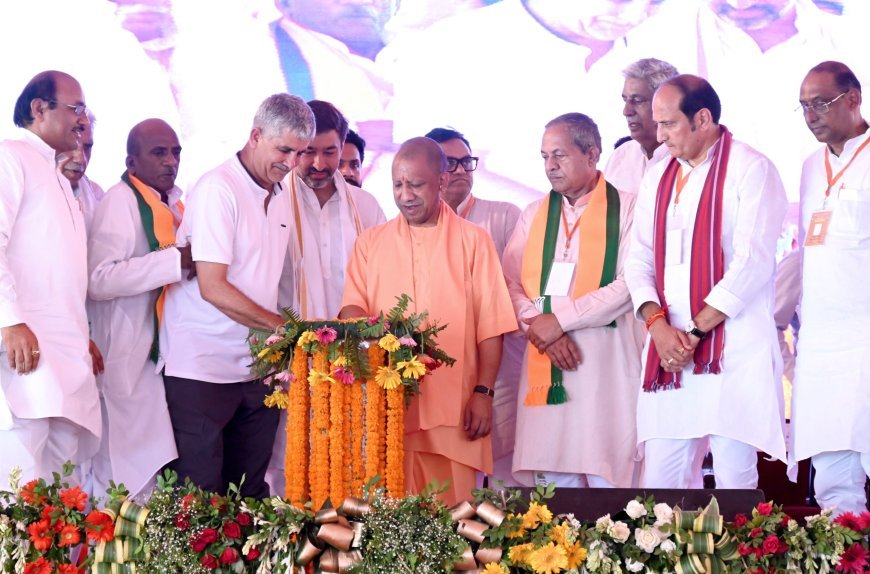 Shamli Yogi Adityanath Rally: शामली और कैराना को 581 करोड़ की सौगात, सीएम योगी बोले- पहले 12 बजे उठने वाले सरकार चलाते थे, अब भोर से होता है काम