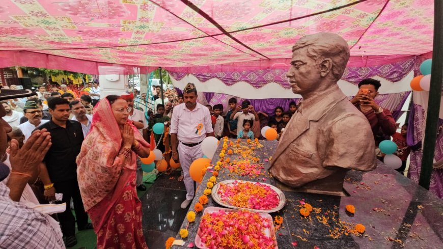 Hardoi News: 1965 भारत-पाक युद्ध के शहीद धर्मपाल सिंह की प्रतिमा का अनावरण, जिला पंचायत अध्यक्ष ने दी श्रद्धांजलि