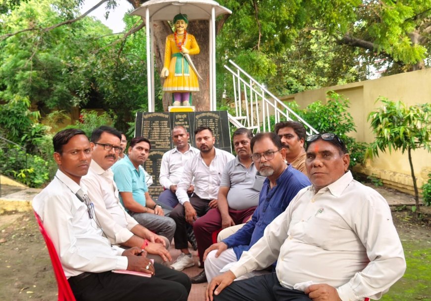 Sitapur News: राजा टोडरमल पार्क के सौंदर्यीकरण और लाइब्रेरी को लेकर समिति की मांग, प्रशासन को दी धरने की चेतावनी