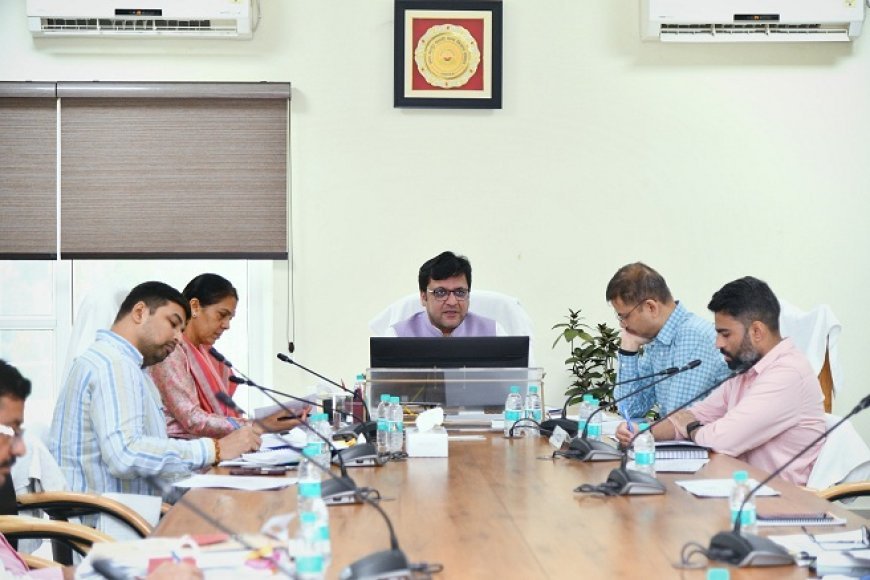 आबकारी मंत्री नितिन अग्रवाल के सख्त निर्देश: त्योहारों पर अवैध शराब पर कड़ी कार्रवाई, जनहानि रोकना सर्वोच्च प्राथमिकता
