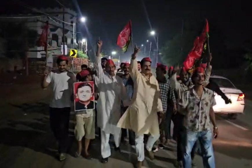 दिल्ली में छात्रों पर लाठीचार्ज और अखिलेश यादव की गिरफ्तारी पर संभल में सपा का जोरदार प्रदर्शन, शिक्षा मंत्री के इस्तीफे की मांग