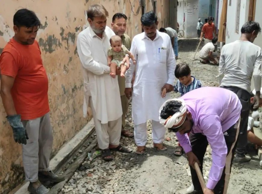 देवबंद के मटकोटा मोहल्ले में दो दशक बाद बनी नई सड़क, आवागमन की समस्या से मिली बड़ी राहत
