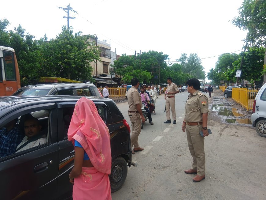 Hathras News: सासनी में पुलिस का सघन चेकिंग अभियान, संदिग्ध वाहनों की तलाशी से मचा हड़कंप