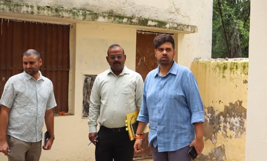 Hardoi: जिलाधिकारी अनुनय झा का राजकीय जिला पुस्तकालय में औचक निरीक्षण, छात्रों से संवाद कर दिए आवश्यक निर्देश