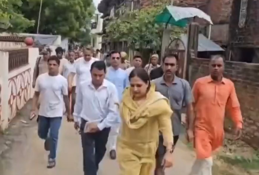 बलिया में 11 हजार वोल्ट के तार की चपेट में आने से पिता-पुत्र की मौत, भड़कीं विधायक ने अफसर की बांह पकड़कर खींचा