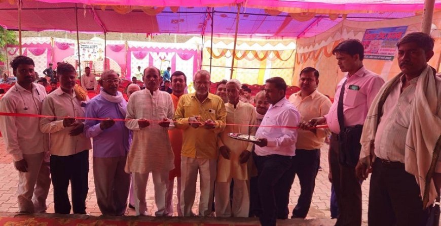Hathras: बढ़रिया नवमी पर 11 जोड़े परिणय सूत्र में बंधे, सामूहिक विवाह में उमड़ा जनसैलाब