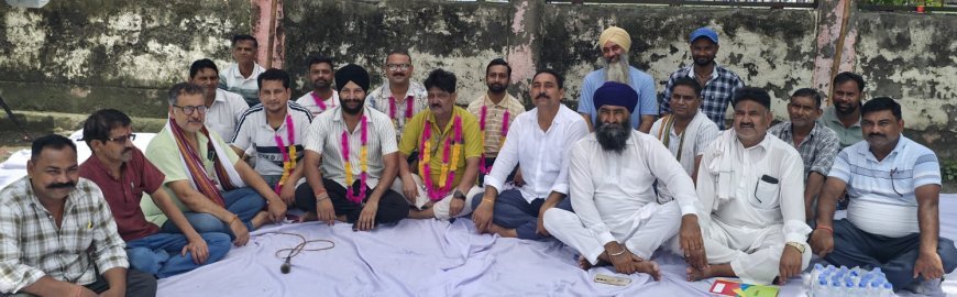 बाजपुर शुगर मिल में 10 करोड़ के स्क्रैप मामले पर धरना, अधिकारियों व ठेकेदार पर कार्रवाई की मांग