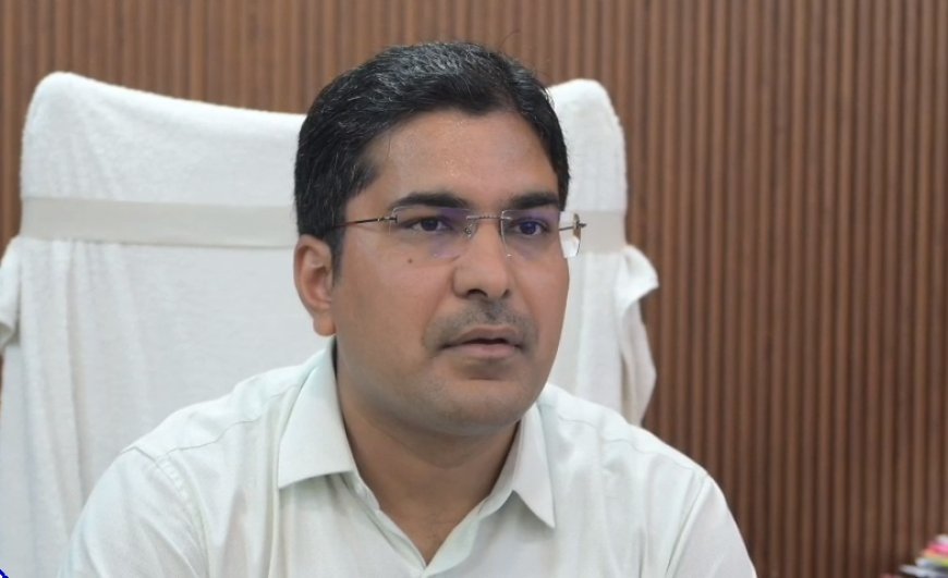 सम्भल में बनेगा लैंड बैंक, भूमिहीनों को मिलेगा जमीन का हक; डीएम अंकित खंडेलवाल ने बताया प्लान