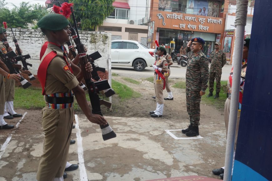 Sitapur: 22वीं यूपी बटालियन एनसीसी में उप समूह कमांडर का दौरा, बोले- अनुशासन जीवन का महत्वपूर्ण हिस्सा