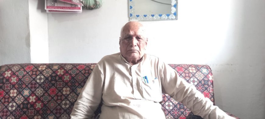 Ballia: अदालत ही आदेश के बावजूद जमीन पर अवैध दावे का आरोप
