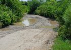 Sandila Road Issue: संडीला में जर्जर सड़क से बढ़ी ग्रामीणों की परेशानी, आलमपुर-खखरा मार्ग पर हादसों का खतरा