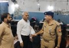 Sambhal: रिहायशी मकान में चल रहे थे अवैध जींस-जूता कारखाने, प्रशासन का छापा; थमाया नोटिस