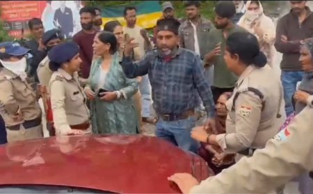 मसूरी में 200 साल पुरानी कब्रगाह और अंतिम नमाज स्थल को प्रशासन ने किया ध्वस्त, मुस्लिम समुदाय में भारी आक्रोश कुछ देर के लिए राष्ट्रीय राजमार्ग किया जाम
