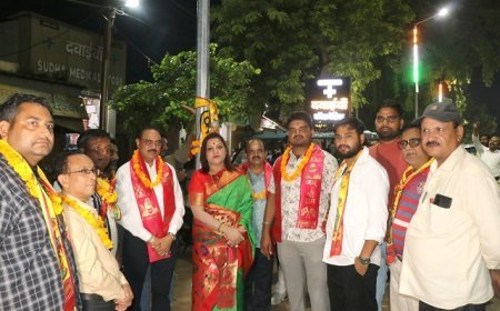 Hathras: सावन में श्रद्धालुओं को मिली बड़ी सौगात, अलीगढ़ रोड पर जलीं आधुनिक एलईडी स्ट्रीट लाइटें