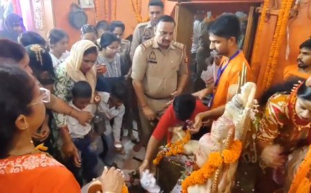 Sambhal: हर-हर महादेव से गूंजा सम्भल, सावन के पहले सोमवार पातालेश्वर महादेव में उमड़ा आस्था का सैलाब