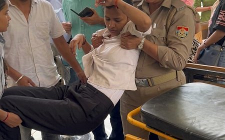 बाजपुर डिग्री कॉलेज में नए विषयों की मांग को लेकर भारी हंगामा: अनशन पर बैठी छात्रा की तबीयत बिगड़ी, तीन छात्र अभी भी डटे