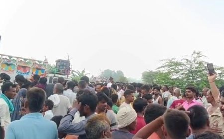सीतापुर में कांवड़ यात्रा के दौरान बड़ा हादसा: हाईटेंशन लाइन की चपेट में आया वाहन, दो श्रद्धालुओं की मौत और चार घायल