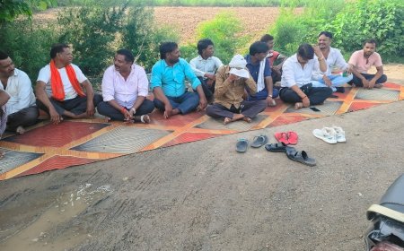 हाथरस में सड़क और बिजली समस्याओं को लेकर भाकियू टिकैत का अनिश्चितकालीन धरना, किसानों ने दी चेतावनी